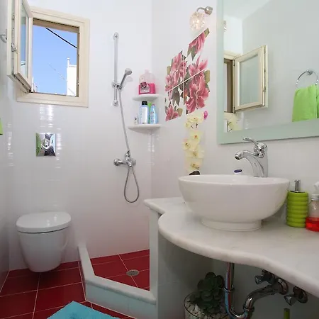 安娜膳食公寓旅馆 纳乌萨