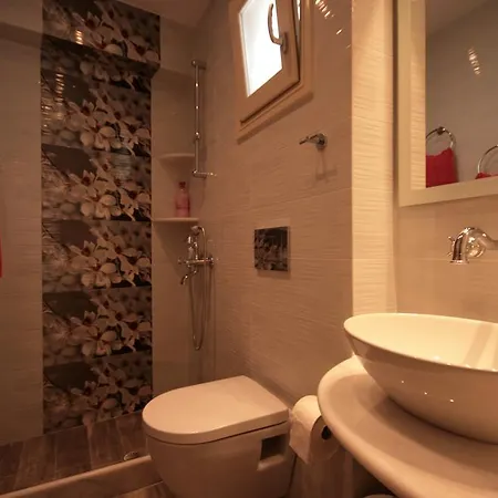 安娜膳食公寓旅馆 纳乌萨