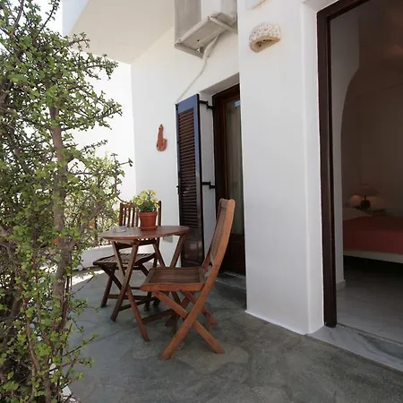 安娜膳食公寓旅馆 纳乌萨