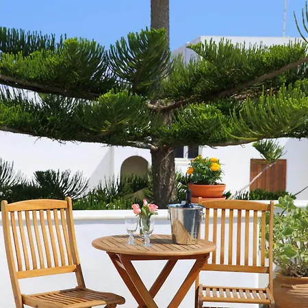 Pensión Anna Naousa (Paros)